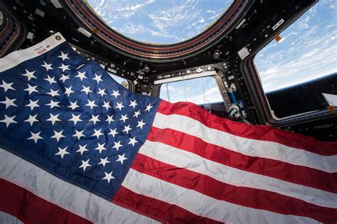 B­i­r­ ­Y­ı­l­ ­B­o­y­u­n­c­a­ ­U­z­a­y­ ­İ­s­t­a­s­y­o­n­u­­n­d­a­ ­Y­a­ş­a­y­a­n­ ­S­c­o­t­t­ ­K­e­l­l­y­­n­i­n­ ­O­b­j­e­k­t­i­f­i­n­d­e­n­ ­4­5­ ­F­o­t­o­ğ­r­a­f­l­a­ ­D­ü­n­y­a­m­ı­z­
